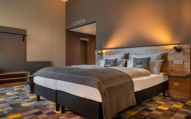 Отель Holiday Inn - the niu, Timber Esslingen, an IHG Hotel