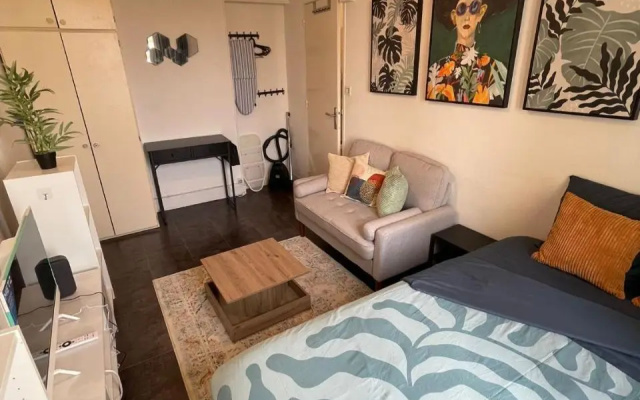 20m2 Apartment, Metro line 7,direct to Louvre & Opera