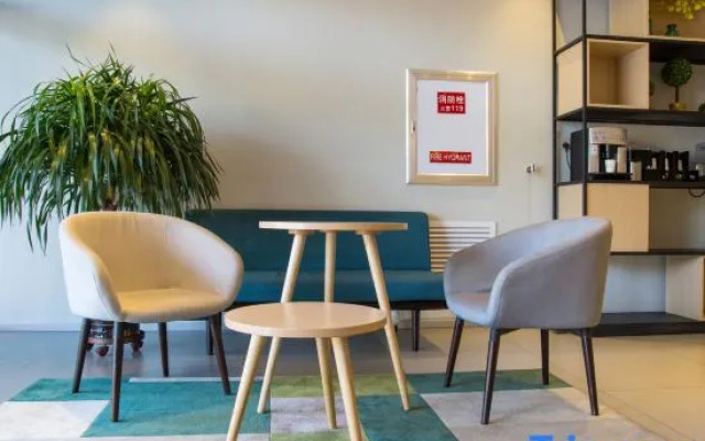 Homeinn Ease Hotel (Yingkou City Central Hospital)
