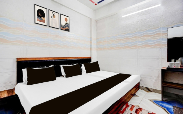 Deluxe Super Hotel O Mahadev