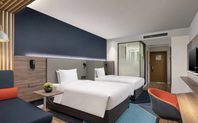 Отель Holiday Inn Express Chongli