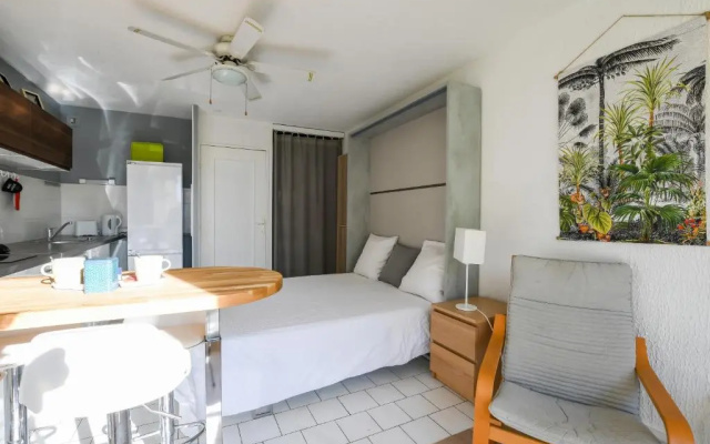 Grand Studio lumineux, piscine, quartier authentique