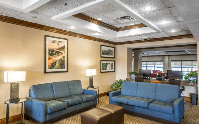 Vista Suites Hotel Near Island Drive Pigeon Forge