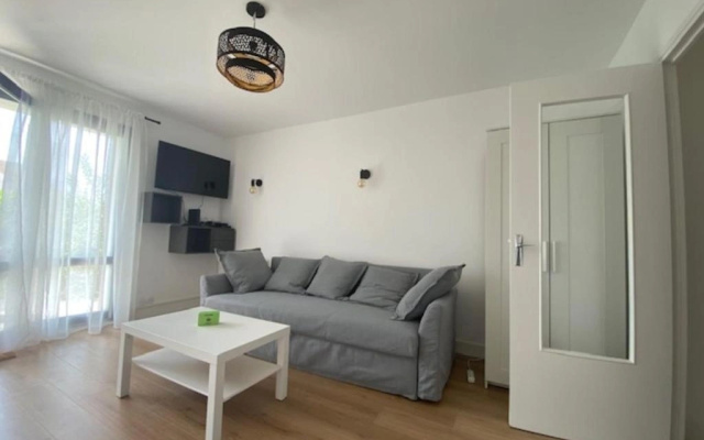 Beautiful Flat For 4 Very Closed To The Beach