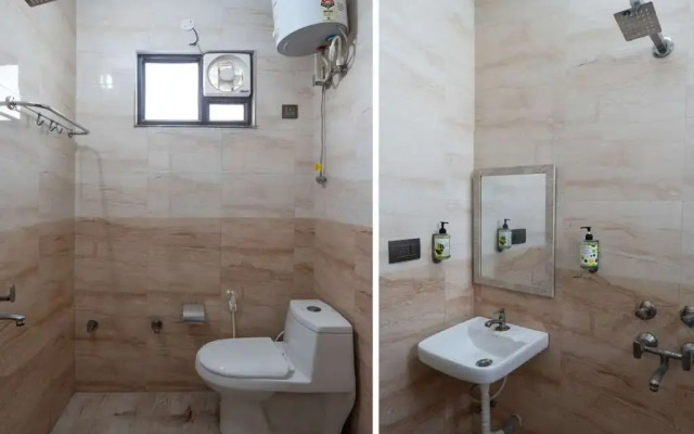 Capital O 75020 Noida Stay 62