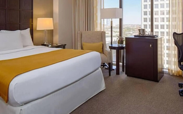 DoubleTree by Hilton Hotel Houston - Greenway Plaza