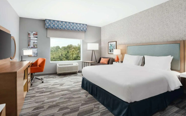 Hampton Inn by Hilton Bellingham Airport