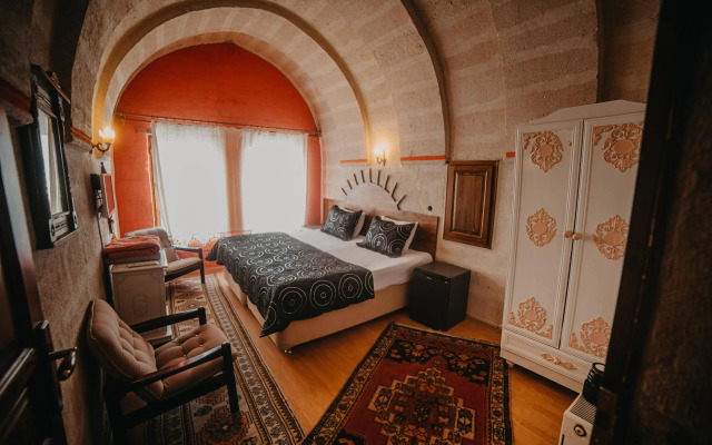Helios Cave Hotel