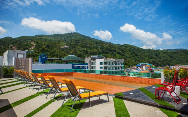 Отель The Crib Patong