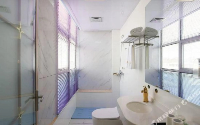 Wuhan Good Time Hotel (Tianhe Airport Hengdian Subway Station)