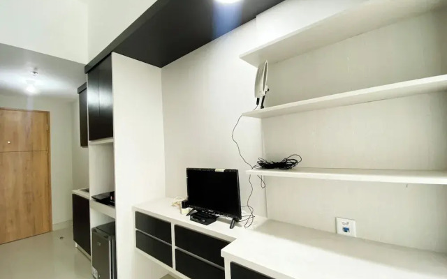 Homey Studio At Lrt City Jatibening Apartment