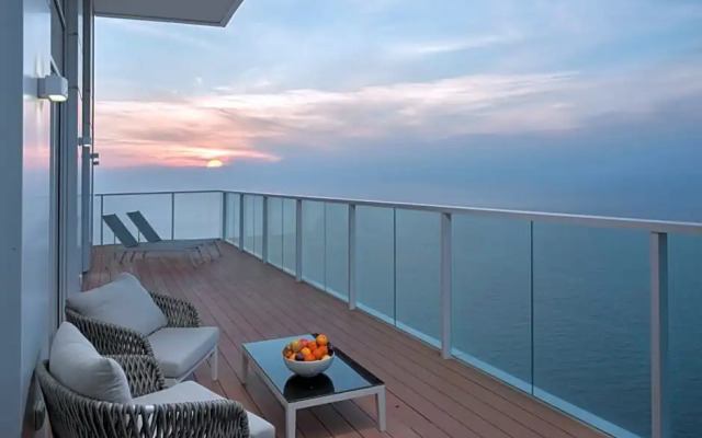 Island Suites Hotel