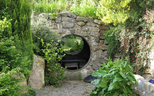 The Tower at Plane Castle-sleeps 4-pets Ok-parking