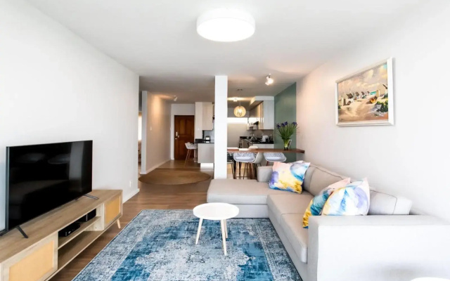 Bayview 208