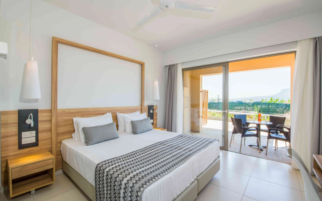 Kiani Beach Resort Family