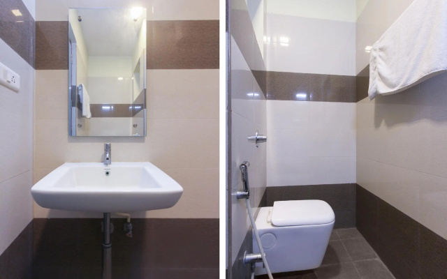 OYO 63300 Hotel Rasi Residency