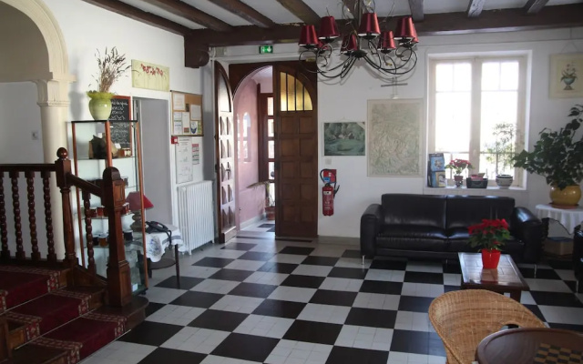 Hôtel Le Grillon