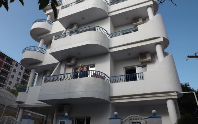 Гостиница Mini Hotel Konek в Анапе отзывы, цены и фото номеров - забронировать гостиницу Mini Hotel Konek онлайн Анапа вид на фасад