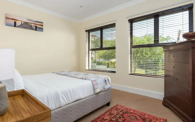Harbour Close 18