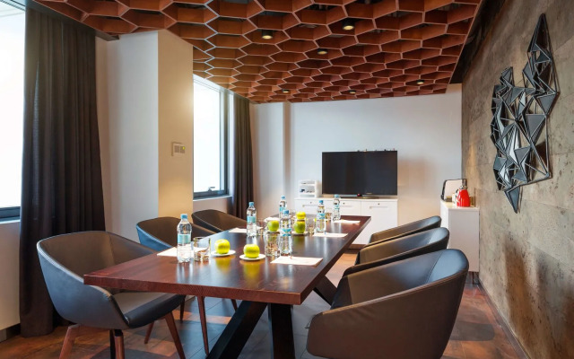Park Inn by Radisson Kyiv Troyitska