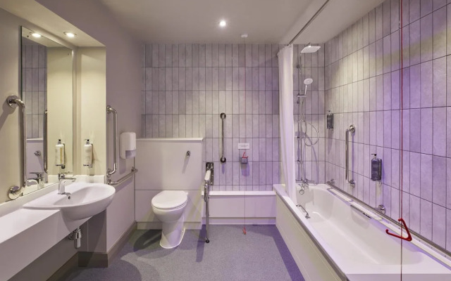 Premier Inn Bedford - Priory Marina