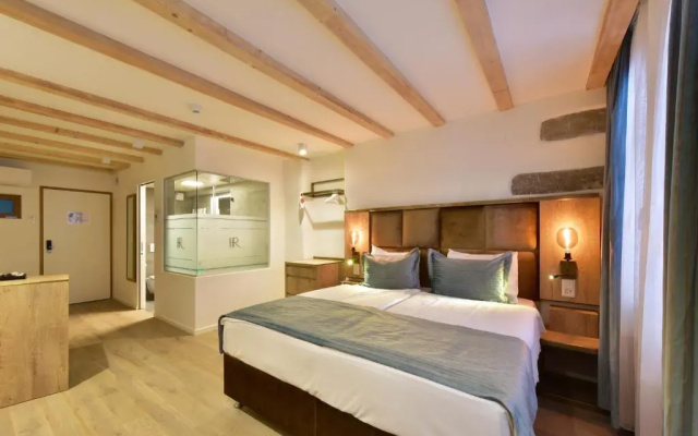 Hotel Rousseau Plus