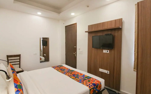 FabHotel Signature Luxe Inn