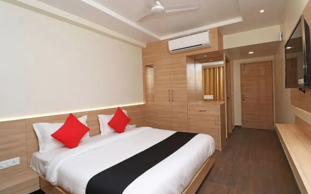 Capital O 30624 Hotel Triton