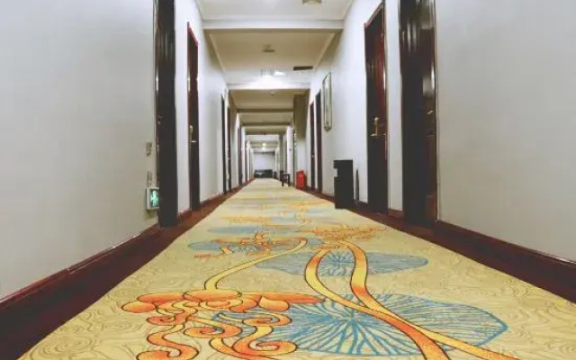 Korla Ruixin Express Hotel