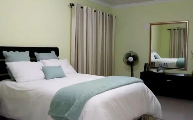 Sago Palm Executive Lodge