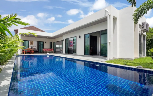 Large 3BR Villa with Big Pool by Intira