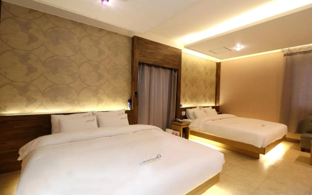 Airport Hotel