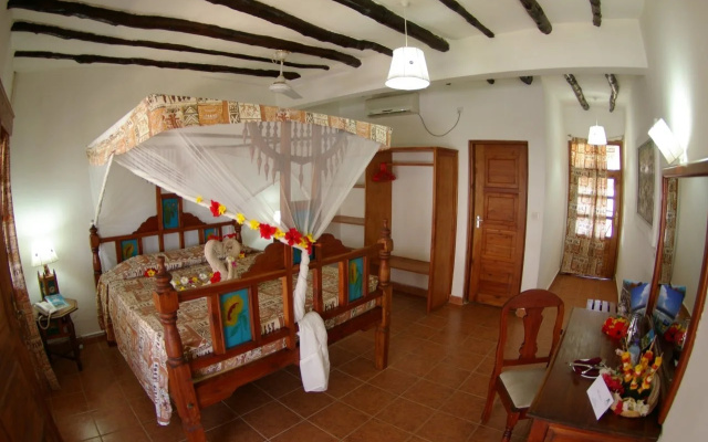 Jacaranda Beach Resort