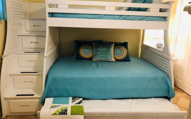 Gulf Shore Condo #311 - 2 Br condo by RedAwning