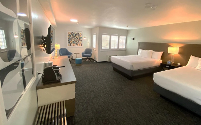 Best Western Crestview Hotel & Suites
