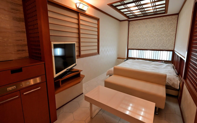 HOTEL RAFFINE - Adults Only