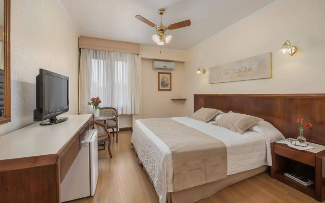 Serrazul Hotel