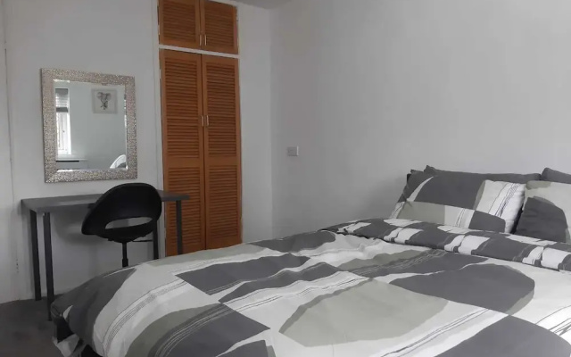 Beautiful 1-bed House by Manchester City Stadium