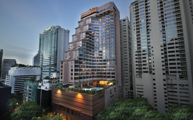 Rembrandt Hotel Suites and Towers вид на фасад