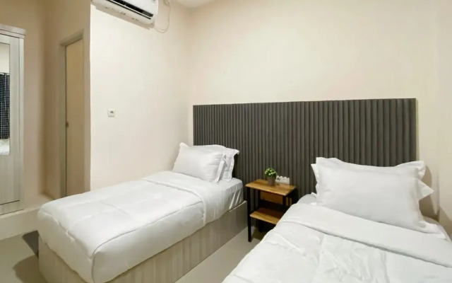 RedDoorz Syariah Near RS Awal Bros Panam Pekanbaru