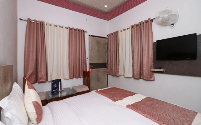 OYO 11876 Rock Resort