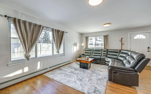 Walkable Adventure Base in Midtown Anchorage