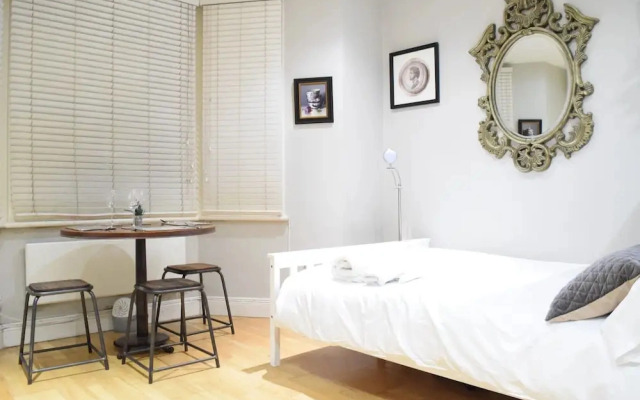 Modern Studio Near Chelsea