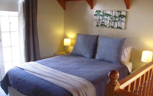 Hideaways at Red Hill Hotel