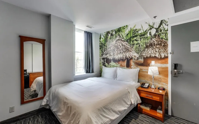 Isabella Hotel & Suites