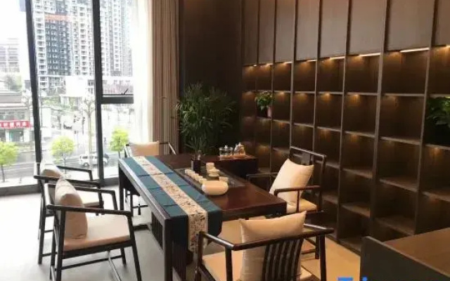 Luonan Jiahong Hotel