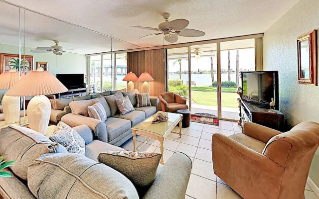 Bahia Vista 8-309 Two-bedroom Apartment