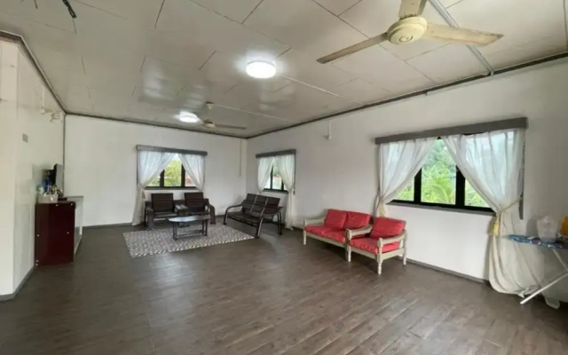 OYO Home 90349 Anique Hoemstay