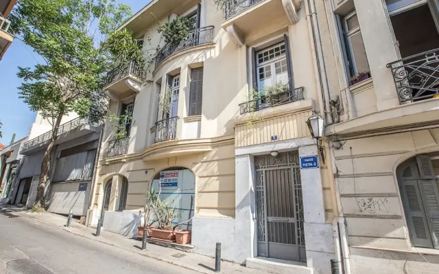 Spacious Apartment in Plaka Athens A3