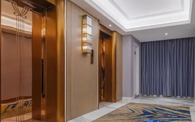 Vienna International Hotel Taojiang Bamboo Sea Scenic Area Dongfang New City Branch
